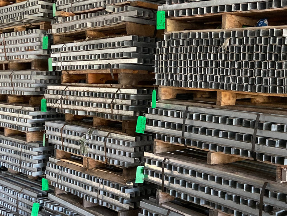 Pallet rack Support